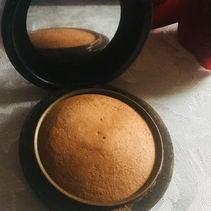 MAC Mineralize Skin finish in DEEP DARK